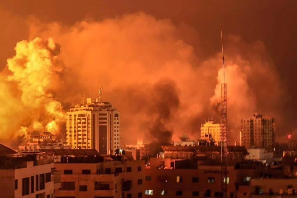 İşgalci İsrail'den Gazze'ye gece boyu saldırı: En az 400 şehit var!