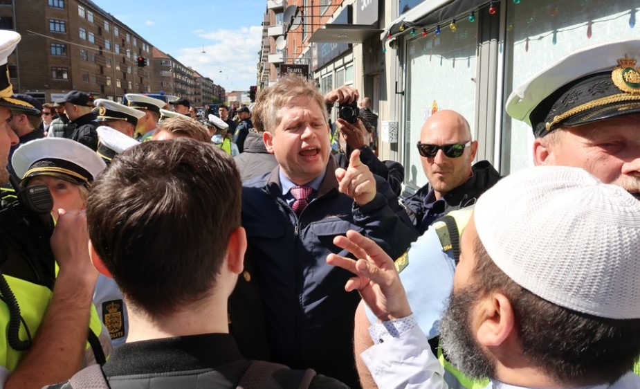 İslam düşmanı siyasetçiden alçak talep