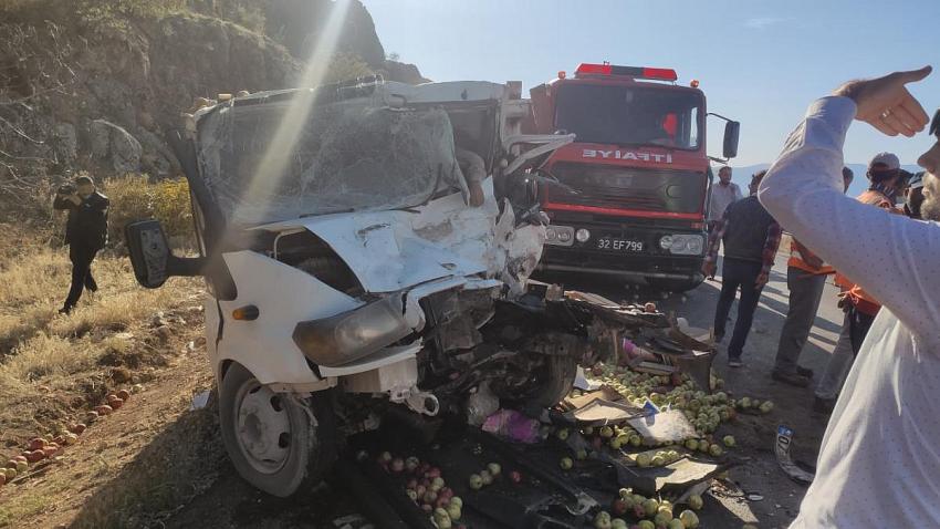Isparta'da trafik kazası: 1 ölü, 6 yaralı