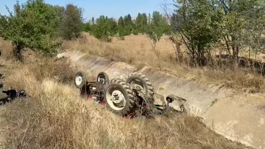 ISPARTA - Şarampole devrilen traktörün sürücüsü öldü