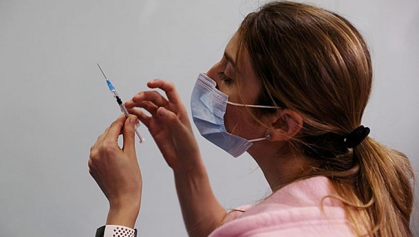 İsrail'de iki doz aşı yapılan 128 bin kişiden 20'si virüse yakalandı