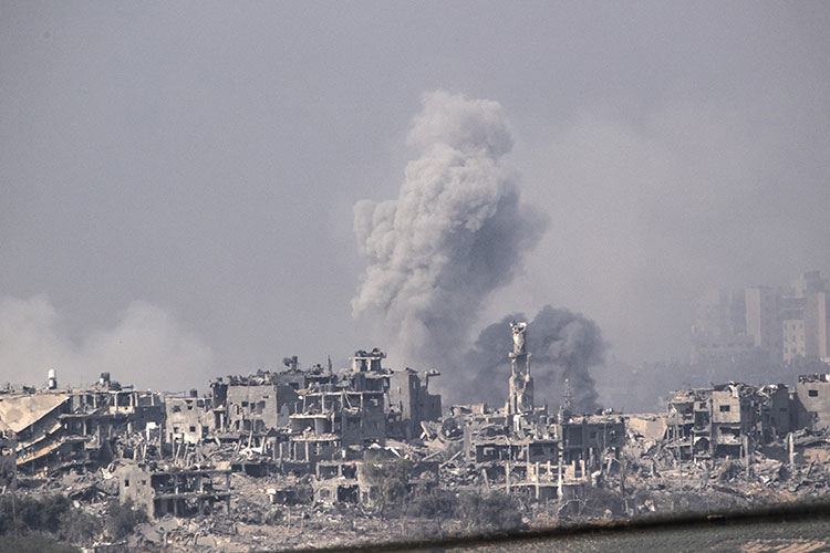 İsrail'in Gazze'ye yönelik saldırılarda hayatını kaybedenlerin sayısı 9 bini geçti