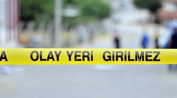 İstanbul'da Çocuklarının gözü önünde karısını boğazını keserek öldürdü
