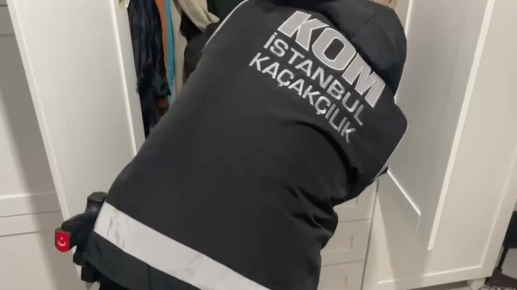 İstanbul merkezli FETÖ operasyonunda 18 doktor gözaltına alındı