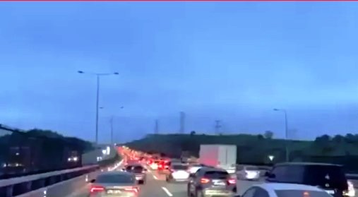 İstanbullular şehri terk ediyor: Yoğun araç trafiği dikkat çekti