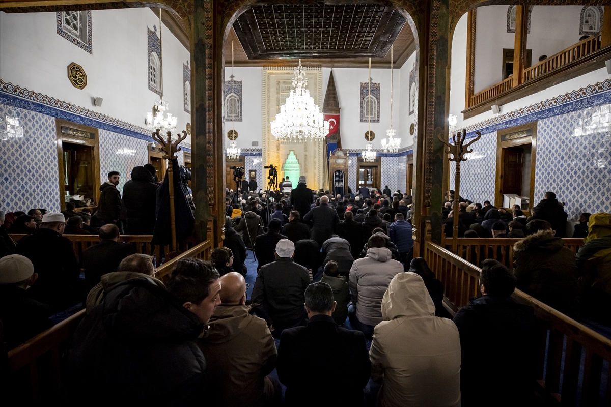 İsveç'e tepki amacıyla 90 bin camide sabah namazı vaktinde Kur'an-ı Kerim okundu