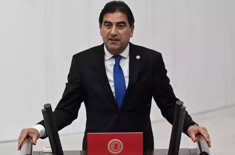 İYİ Parti'den istifa eden Ünal Karaman AK Parti'ye katılıyor!