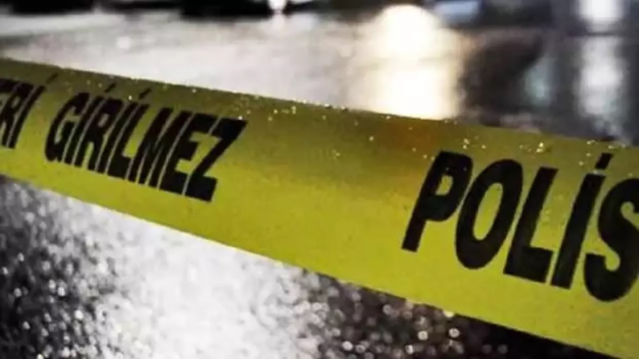 İZMİR; Annesini arabada birlikte yakaladığı adamı kamayla öldürdü