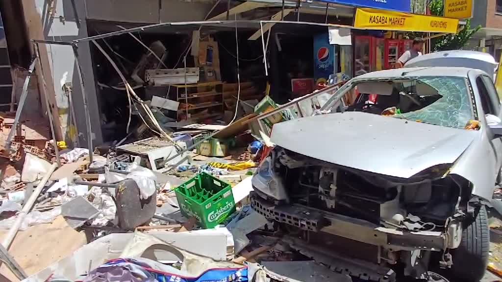 İzmir'de binada patlama: 5 kişi öldü, çok sayıda kişi yaralandı