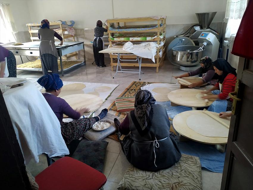 Kadın muhtarın kurduğu kooperatif hemcinslerine gelir kapısı oldu