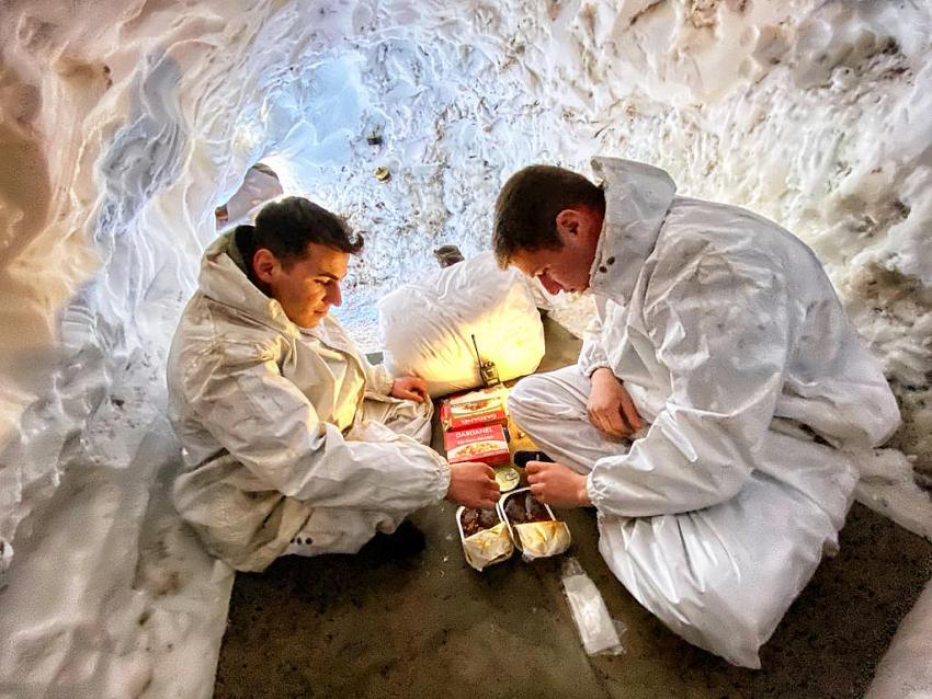 Kahramanlarımızın Kar Altında  VATAN NÖBETİ