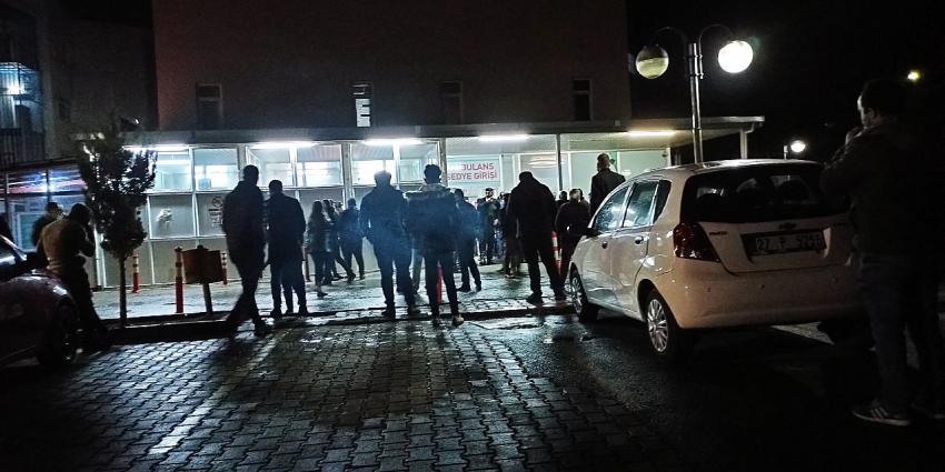 Kahramanmaraş'ın Afşin ilçesinde çıkan silahlı kavgada yaralanan 2 kuzen, hayatını kaybetti.