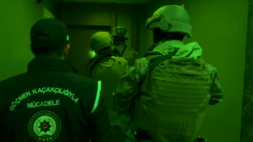 Kalkan-7 operasyonlarında 2 bin 155 düzensiz göçmen yakalandı