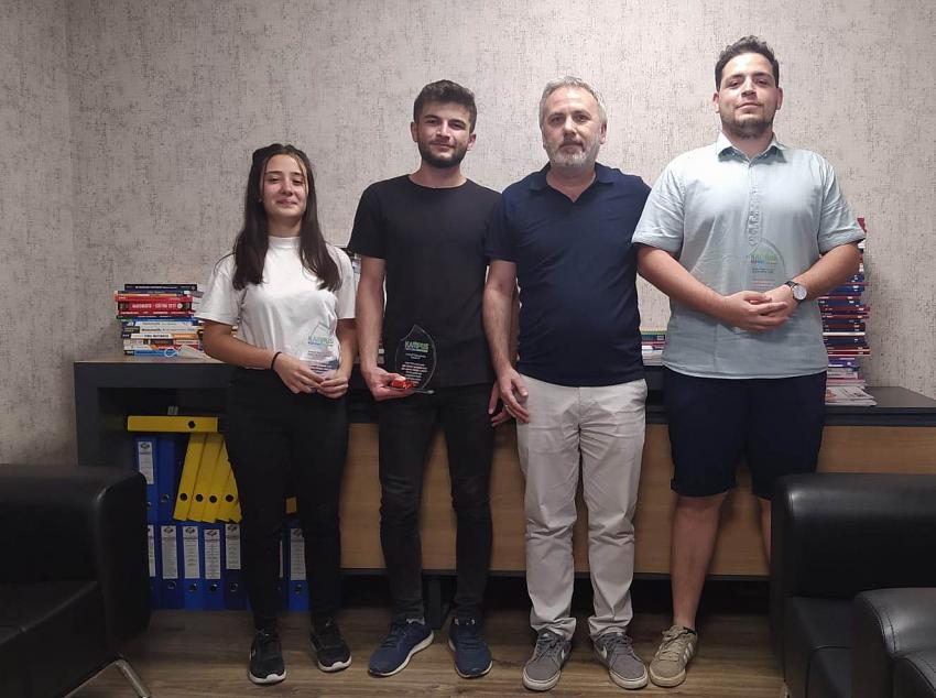 KAMPÜS EĞİTİM KURUMLARI YKS’DE DERECE YAPAN ÖĞRENCİLERİNİ ÖDÜLLENDİRDİ