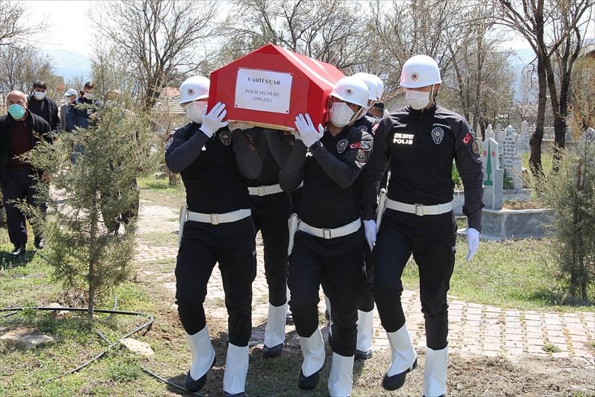 Kanser hastalığı nedeniyle hayatını kaybeden polis memuru, Yalıhüyük'te toprağa verildi