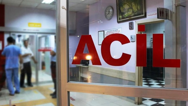 Karaman'da kuruyemişçide sıra bekleme meselesinden çıkan kavgada 3 kişi bıçakla yaralandı