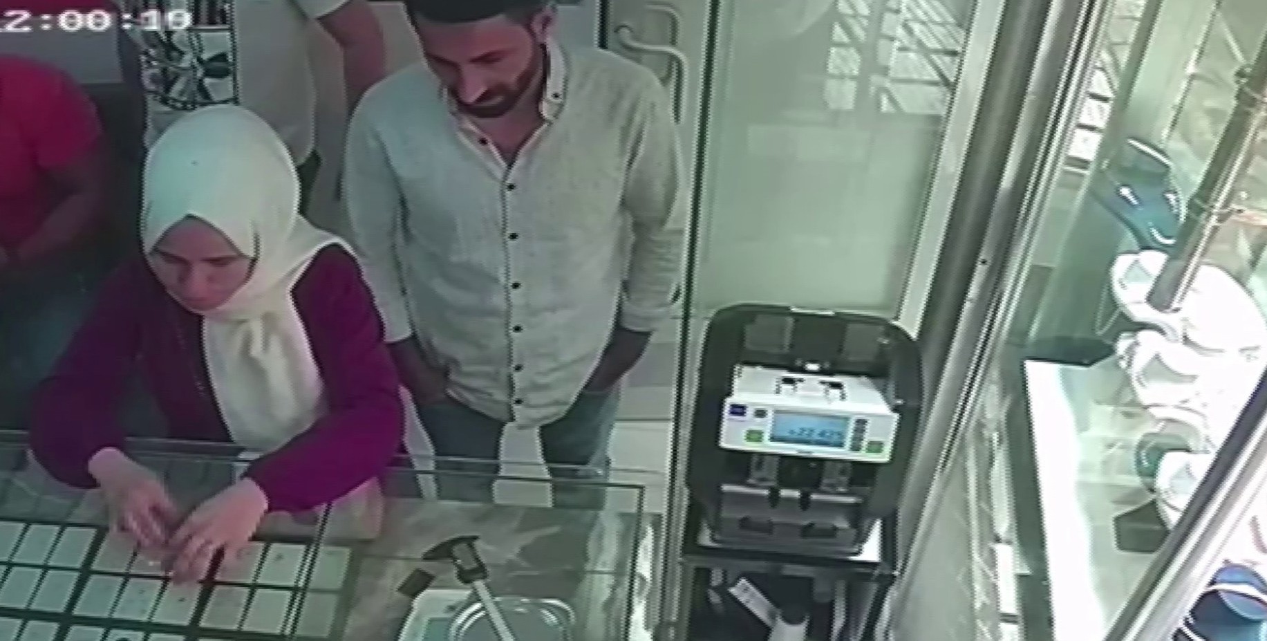 Karaman'da kuyumcuya sahte altın satan şüpheli tutuklandı