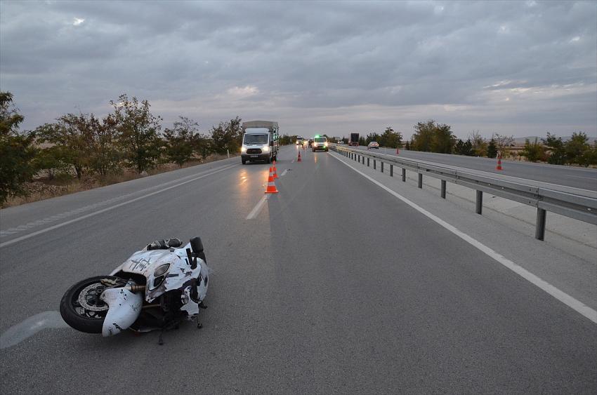 Karaman'da lise öğretmeni motosiklet sürücüsü kazada hayatını kaybetti