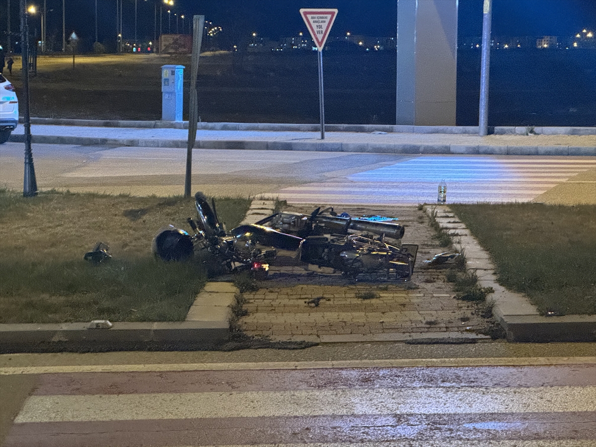 Karaman'da otomobille motosikletin çarpıştığı kazada 1 kişi öldü