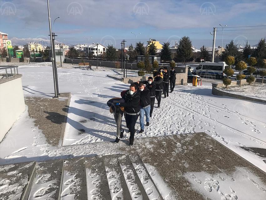 Karaman'daki organize suç örgütü operasyonunda yakalanan 41 kişiden 11'i tutuklandı