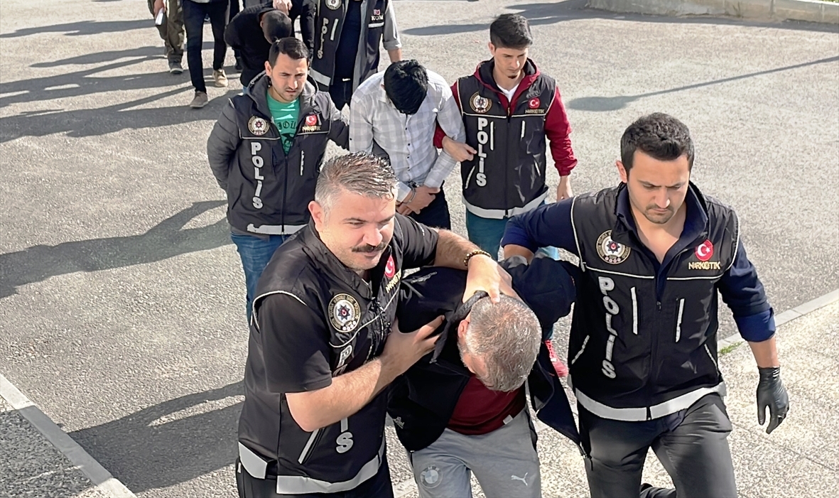 Karaman merkezli 4 ildeki uyuşturucu operasyonunda 12 kişi tutuklandı