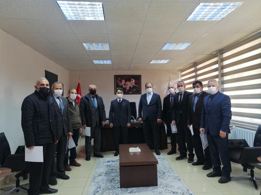 Kaymakam Aydın Erdoğan  Emekli Öğretmenlere “Hizmet Şeref Belgeleri” Verdi