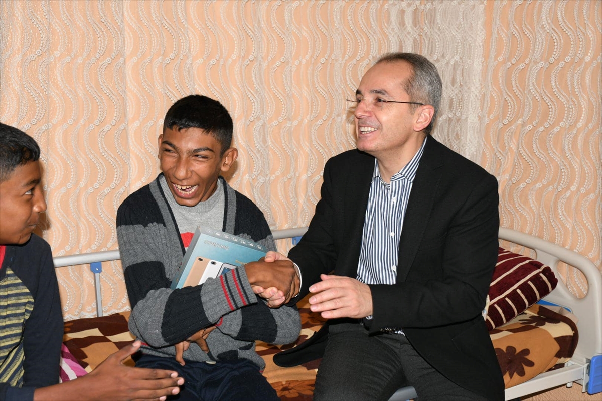 Kaymakam Deniz Pişkin engelli gencin hayalini yerine getirdi