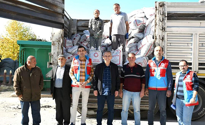 Kaymakamlığı  ihtiyaç sahibi ailelere  yakacak yardımının dağıtımına başladı.