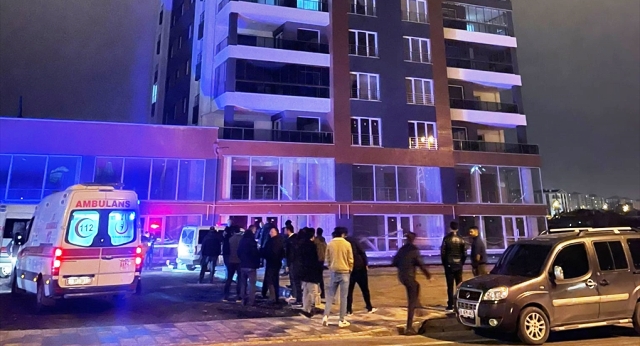 Kayseri'de balkondan düşen genç kız öldü