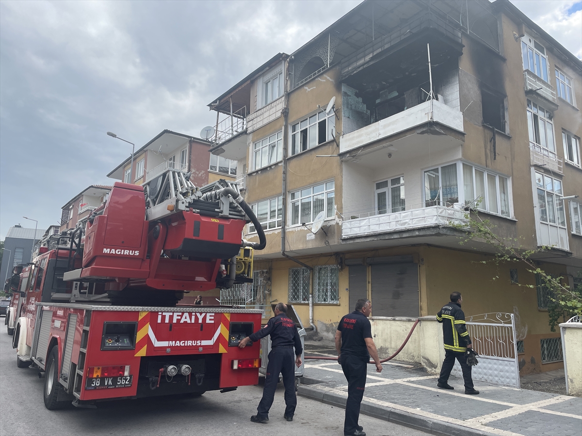 Kayseri'de ev sahibiyle tartışan kiracı evi ateşe verdi