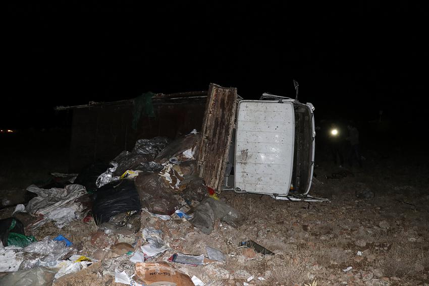 Kayseri'de otomobille kamyon çarpıştı: 2 ölü, 4 yaralı
