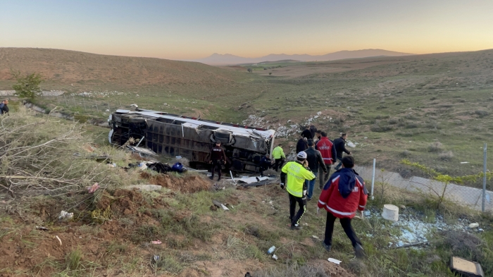 Kazada  Ölen 3 kişi Ak Parti gençlik şöleninden dönen öğrenciler..