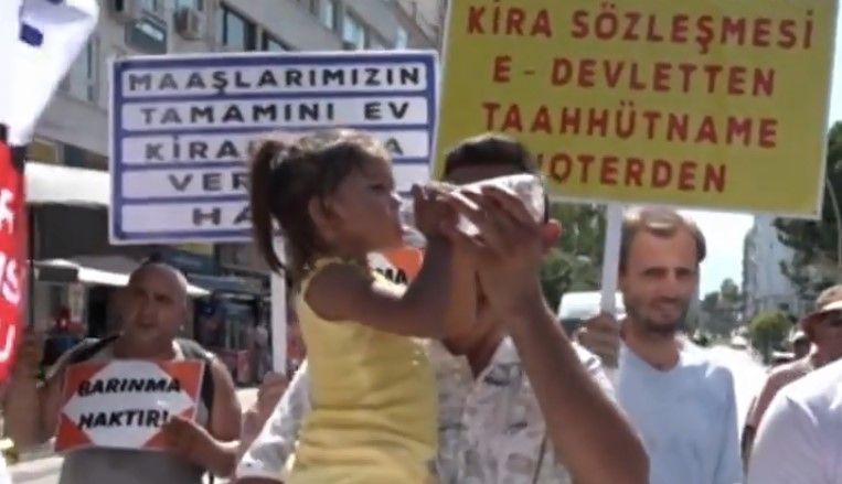 Kiracılar sokağa çıktı: Antalya'da kira fiyatları protesto edildi!
