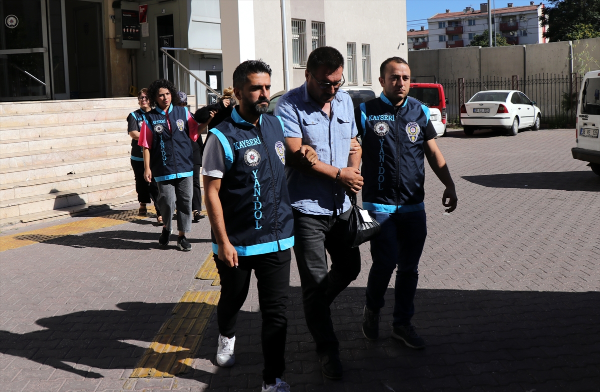 Kiraladıkları araçlar için aldıkları senetlerle dolandırıcılık yapan 8 şüpheli yakalandı