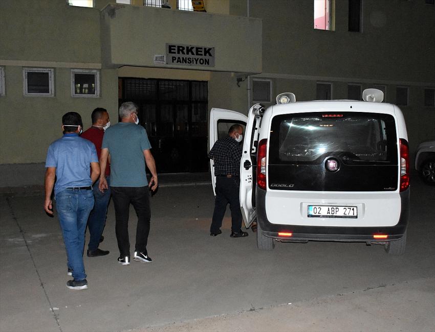  Kırıkkale'de Kovid-19 karantinasında olması gereken 3 kişi yolcu otobüsünde yakalandı