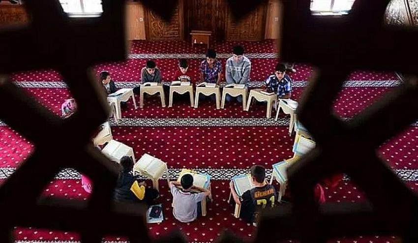 KKTC'de Kur'an kursları kapatıldı