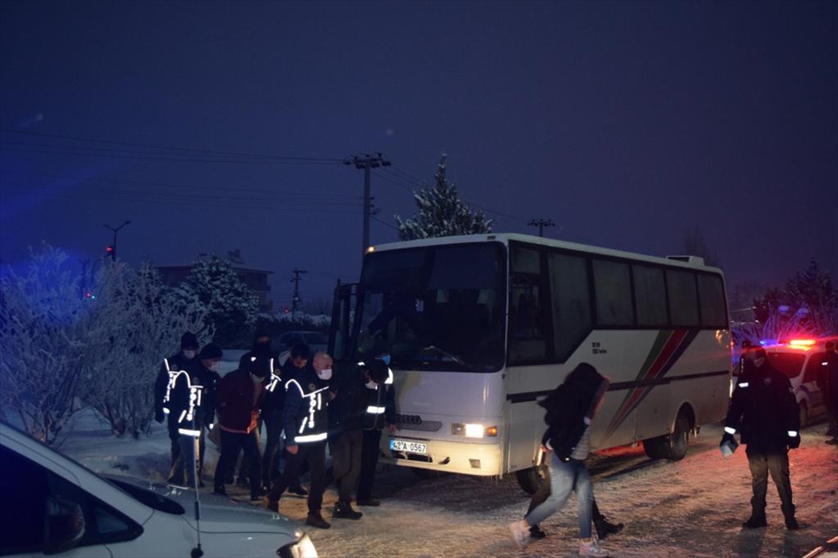 Konya'daki uyuşturucu operasyonunda yakalanan 16 şüpheliden 14'ü tutuklandı