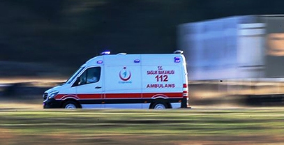 Konya – Afyon yolunda otomobil köprü bariyerine çarptı sürücü öldü