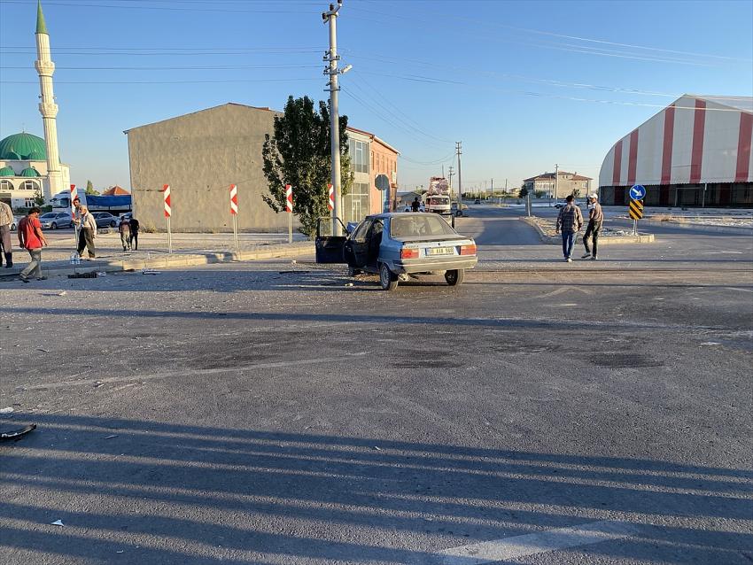 Konya  Aksaray yolunda  Trafik kazası : 5 yaralı
