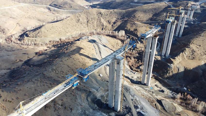 Konya Alanya arasını 2 saat 15 dakikaya indirecek