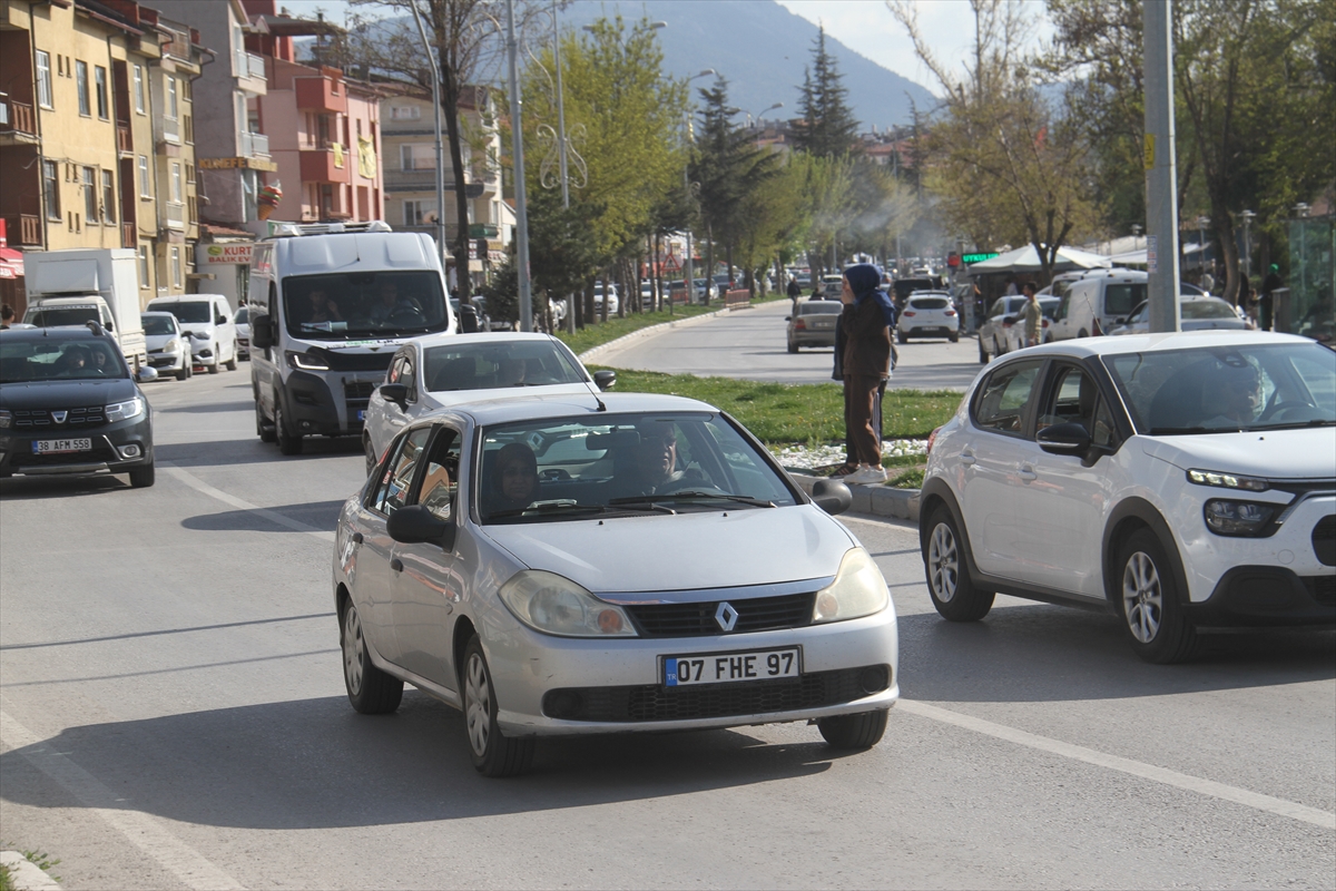 Konya-Antalya kara yolunda bayram dönüşü yoğunluğu