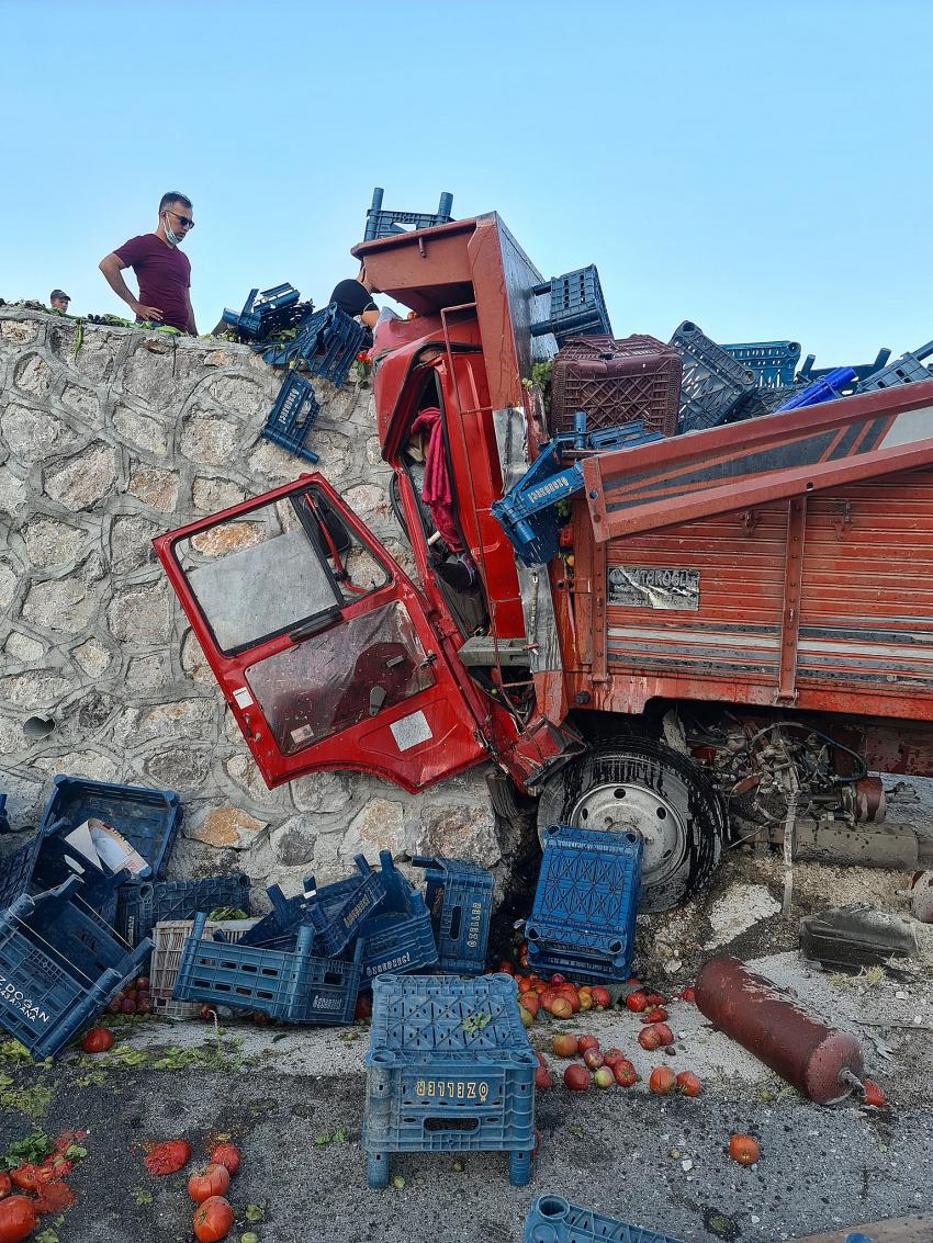 Konya-Bozkır yolunda  Feci Kaza 1 Ölü 1 yaralı.