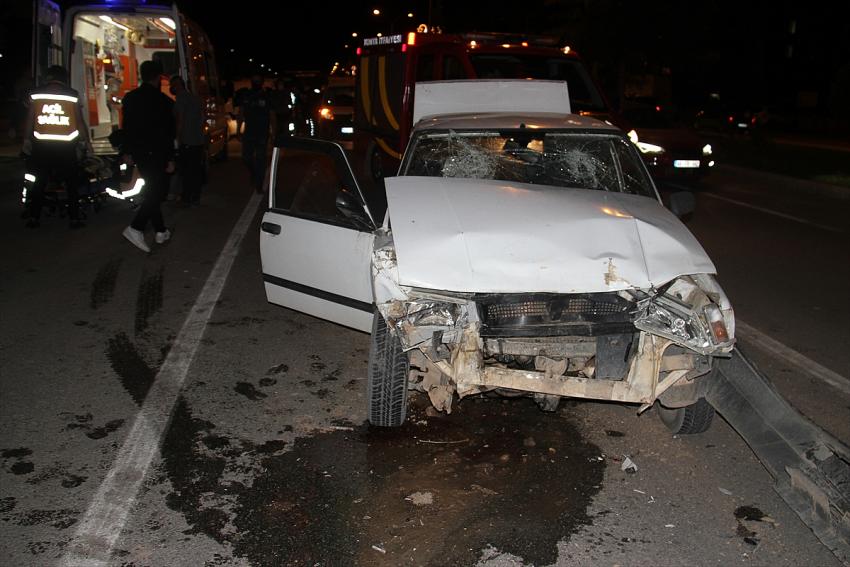  Konya'da 3 aracın karıştığı kazada 2 kişi yaralandı