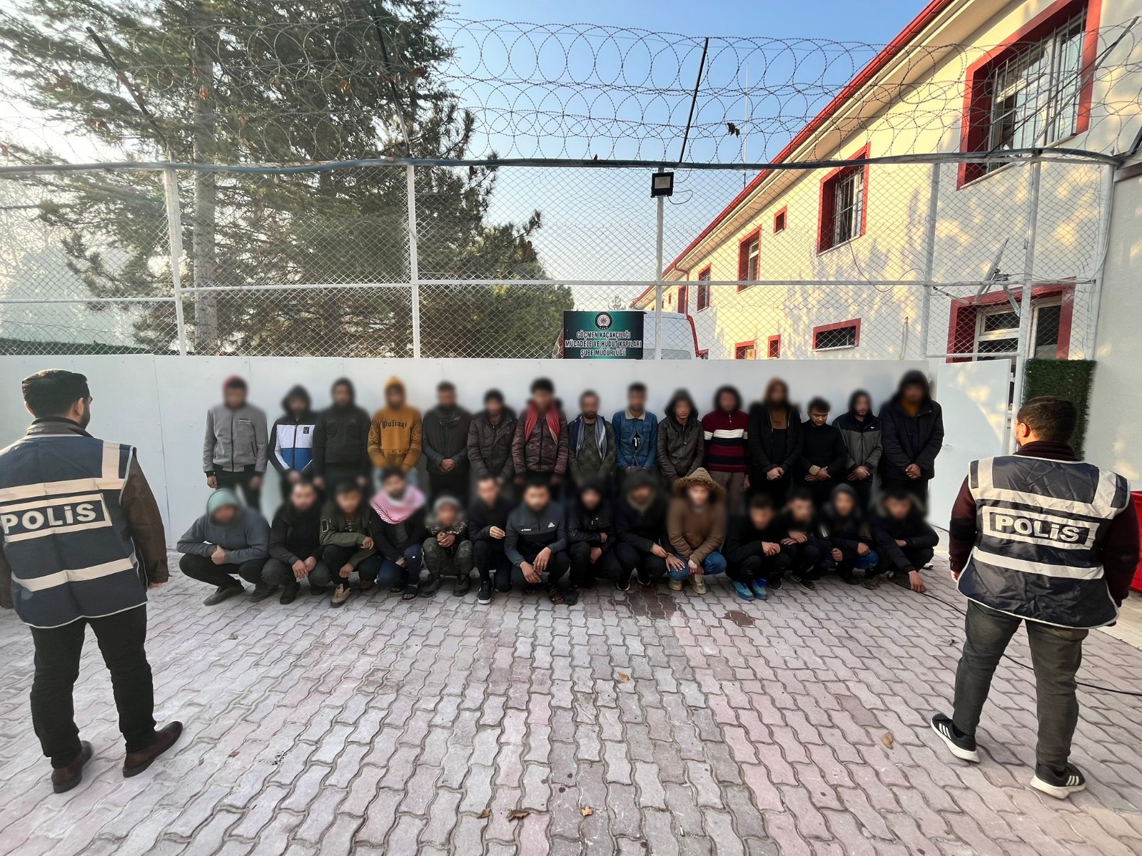 KONYA’DA 35 DÜZENSİZ GÖÇMEN YAKALANDI
