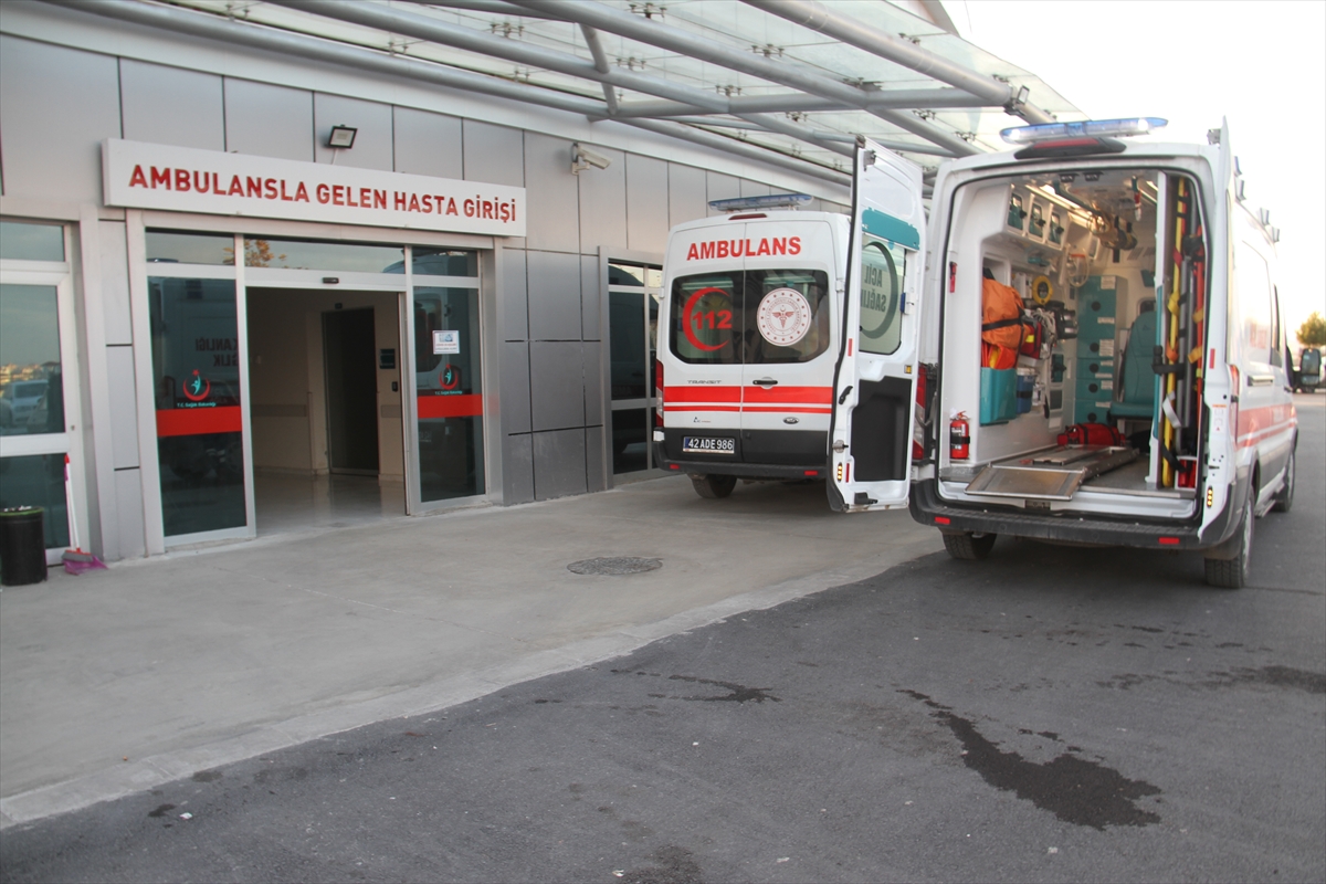 Konya'da açık otoparkta bıçakla yaralanan kişi hastaneye kaldırıldı