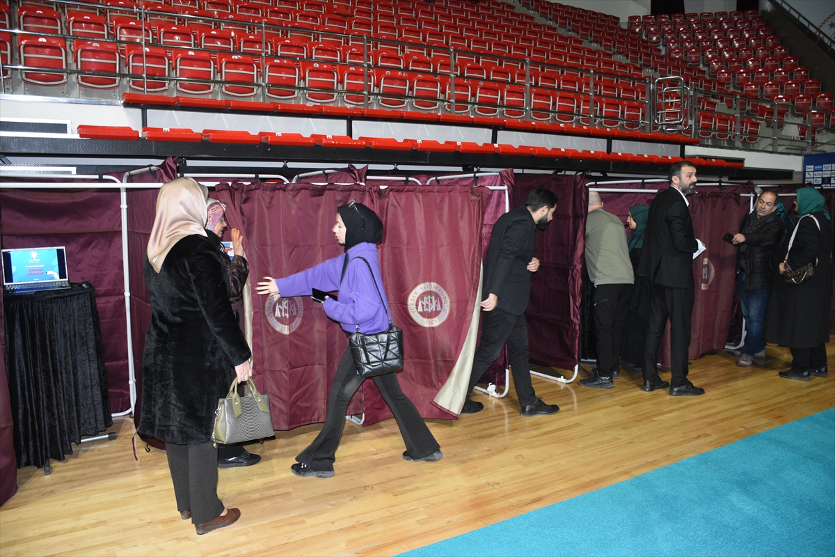 Konya'da AK Parti belediye başkan adayları için temayül yoklaması