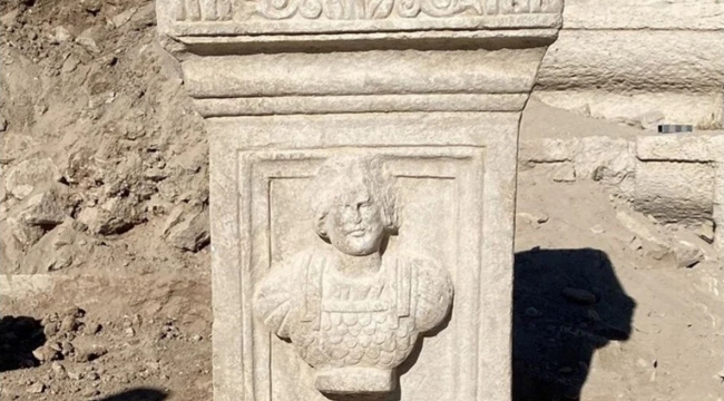 Konya'da antik tiyatro kazılarında sunak bulundu