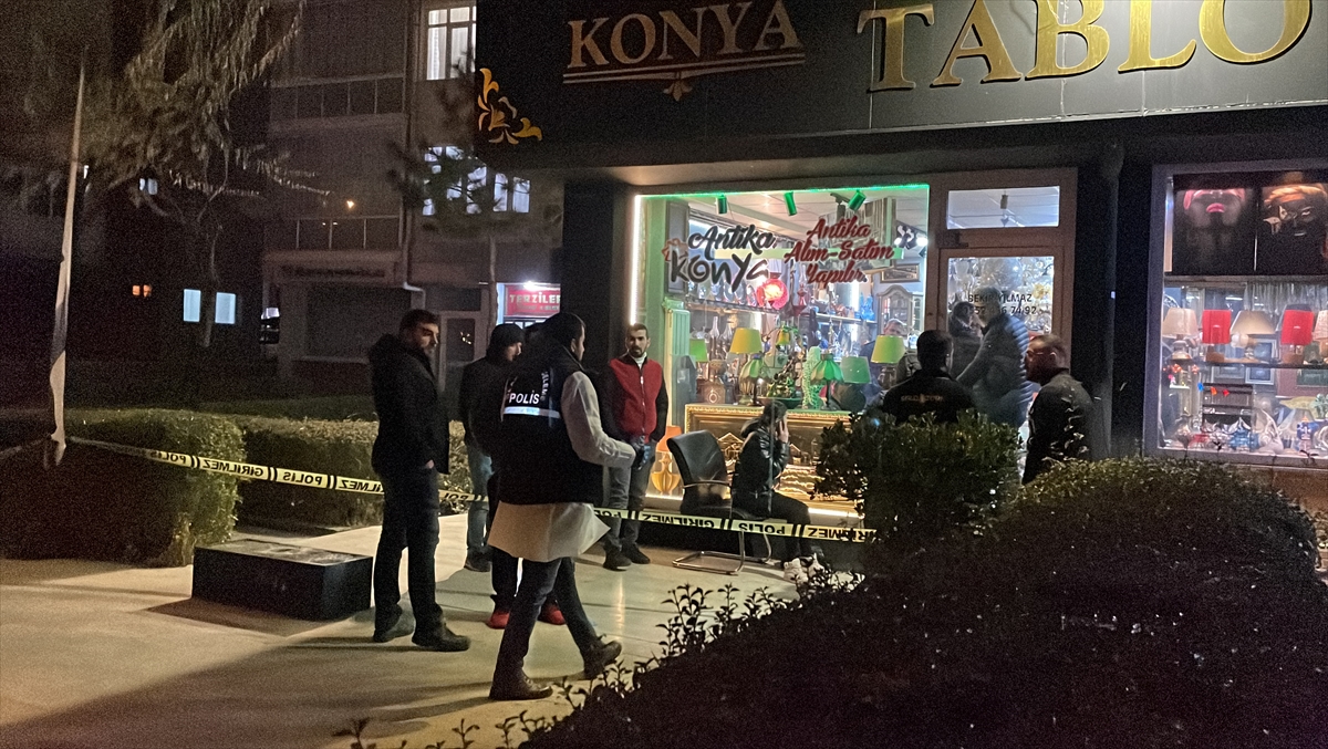 Konya'da  Antikacı Dükkanında  yanlışlıkla patlayan  silahla 1 kişi  yaraladı