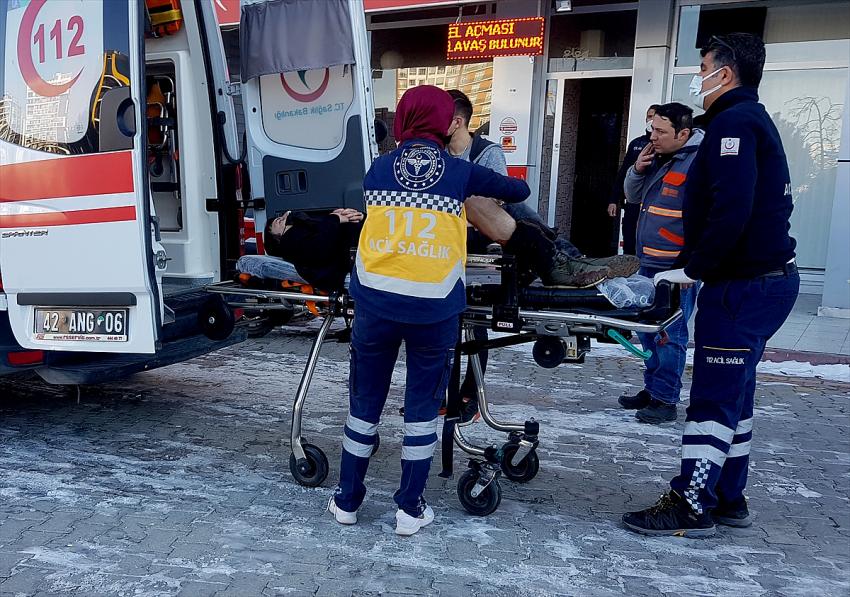Konya'da apartman girişinde pompalı tüfek bulan çocuk, yanlışlıkla bir iş yerinin sahibini yaraladı