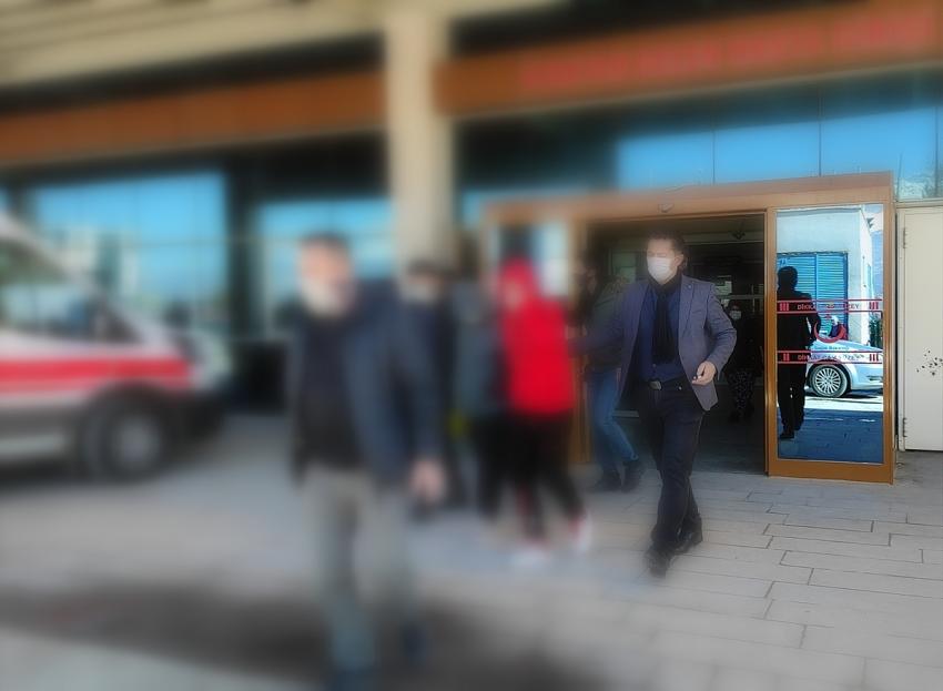 Konya'da araçta 4 kilo 55 gram eroinin ele geçirilmesiyle ilgili iki zanlı tutuklandı